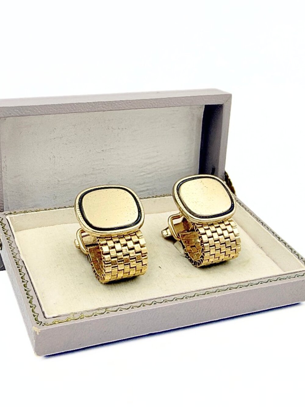 Sarah Coventry Signed Sophisticated Gold Plated Milanese Mesh MCM Cufflinks